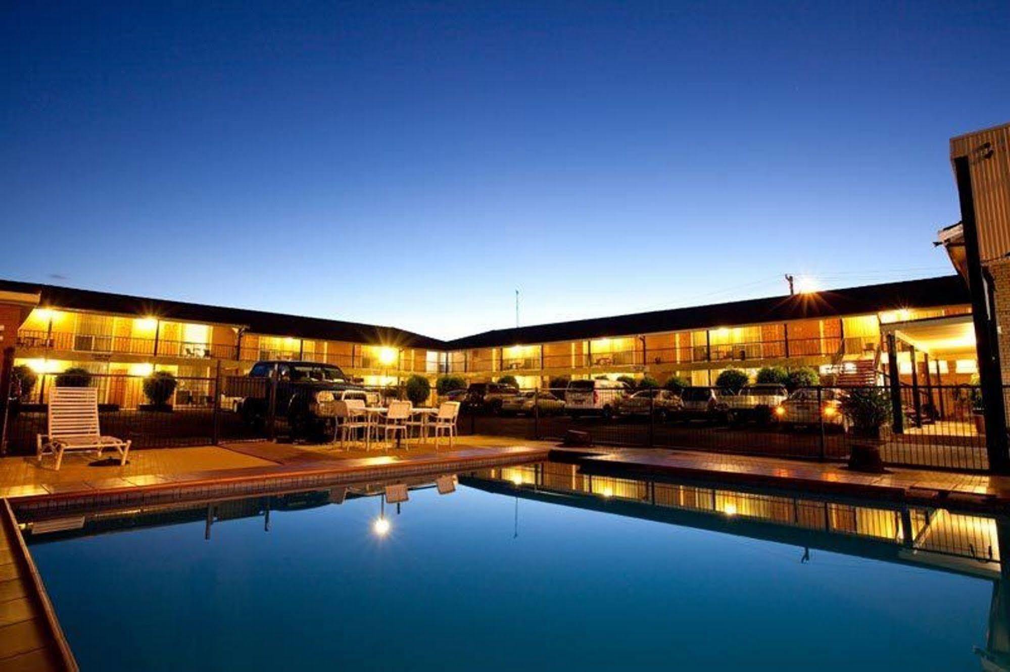 Golden West Motor Inn Dubbo Ngoại thất bức ảnh
